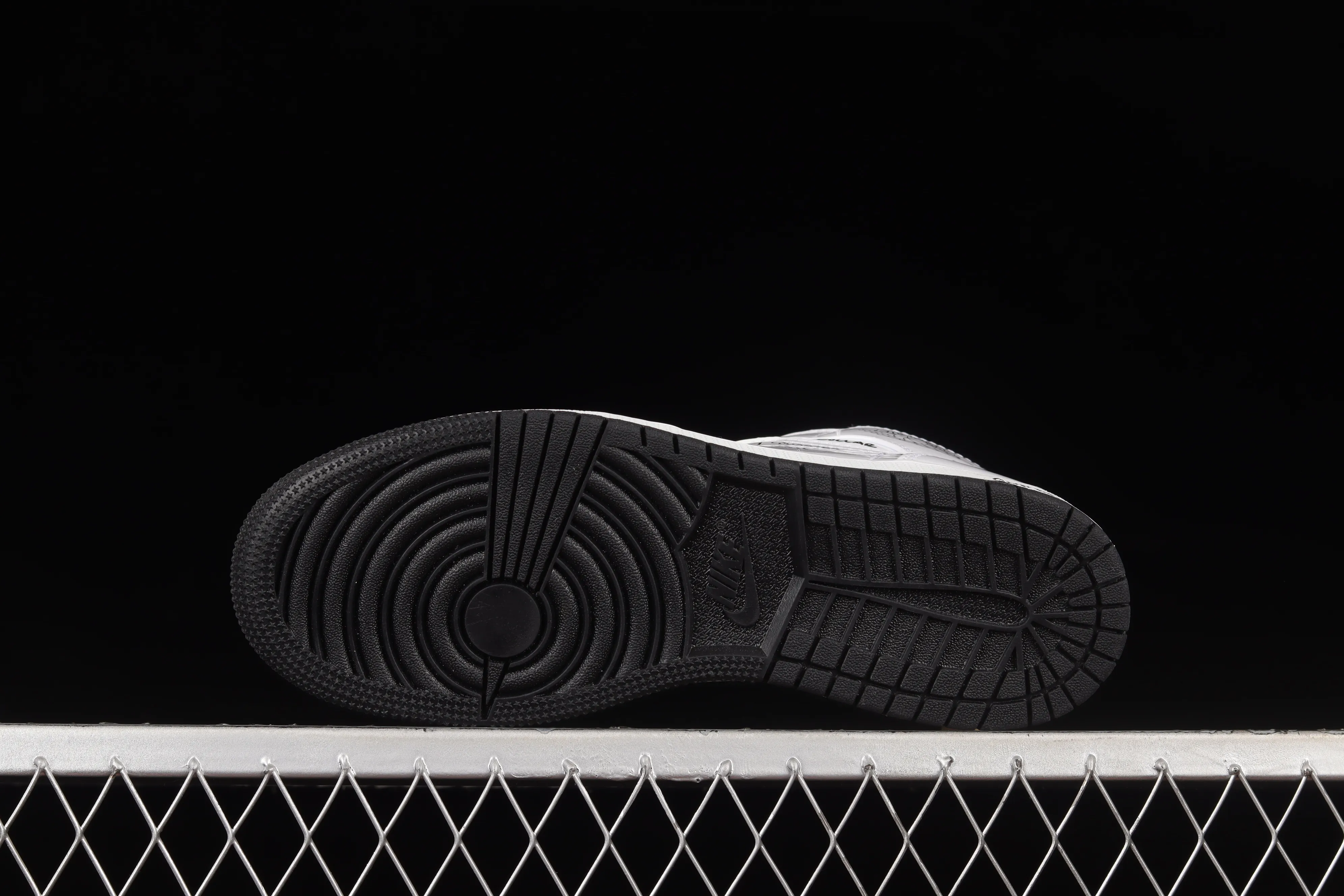 All categories Air Jordan Jordan series basketball shoes Air Jordan 1 Mid G version pure original Air Jordan 1 Mid GS "Schematic" AJ1 Joe 1 white graffiti Zhongbang basketball shoes DQ1864-100